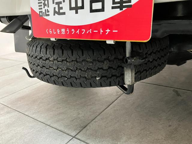 ハイゼットトラックスタンダード　５ＭＴ　パートタイム４ＷＤ　走行３千キロ弱５ＭＴ　パートタイム４ＷＤ　ＡＭ／ＦＭステレオ　エアコン　パワステ　マニュアルレベリング（滋賀県）の中古車