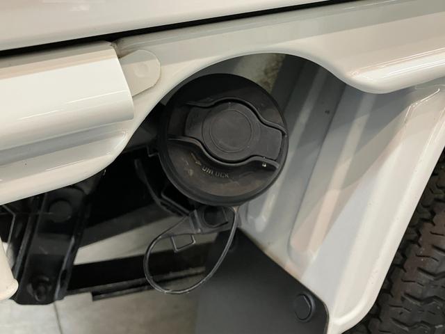 ハイゼットトラックスタンダード　５ＭＴ　パートタイム４ＷＤ　走行３千キロ弱５ＭＴ　パートタイム４ＷＤ　ＡＭ／ＦＭステレオ　エアコン　パワステ　マニュアルレベリング（滋賀県）の中古車