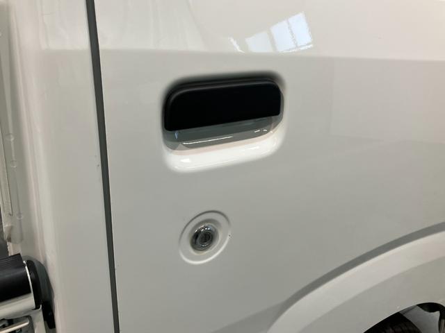 ハイゼットトラックスタンダード　５ＭＴ　パートタイム４ＷＤ　走行３千キロ弱５ＭＴ　パートタイム４ＷＤ　ＡＭ／ＦＭステレオ　エアコン　パワステ　マニュアルレベリング（滋賀県）の中古車