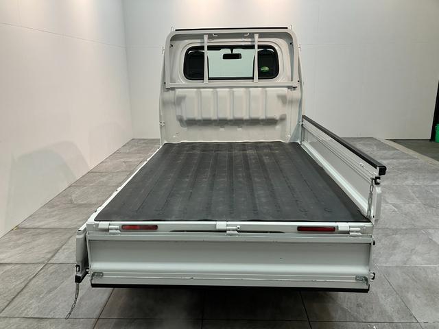 ハイゼットトラックスタンダード　５ＭＴ　パートタイム４ＷＤ　走行３千キロ弱５ＭＴ　パートタイム４ＷＤ　ＡＭ／ＦＭステレオ　エアコン　パワステ　マニュアルレベリング（滋賀県）の中古車
