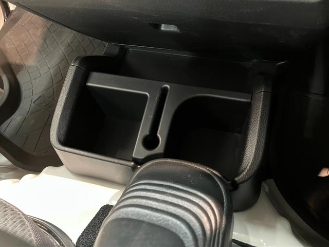 ハイゼットトラックスタンダード　５ＭＴ　パートタイム４ＷＤ　走行３千キロ弱５ＭＴ　パートタイム４ＷＤ　ＡＭ／ＦＭステレオ　エアコン　パワステ　マニュアルレベリング（滋賀県）の中古車