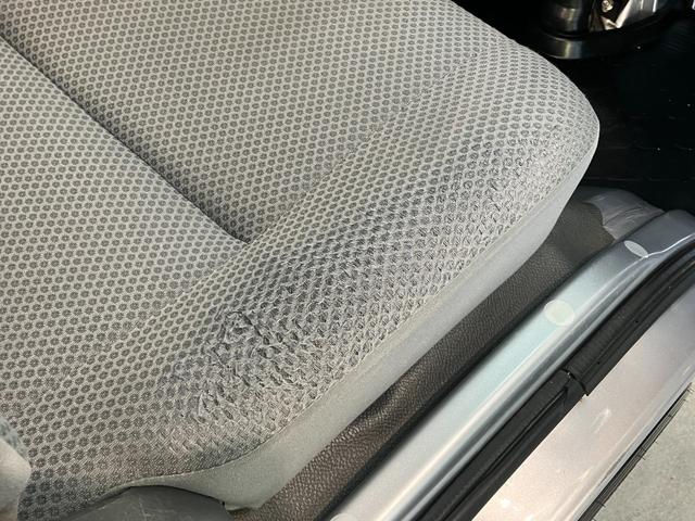 ハイゼットトラックジャンボ 4WD AT車 P/W キーレス エアコンパワステAM/FMラジオ エアコン パワステ パワーウインドウ キーレスエントリー マニュアルレベリング 荷台マット ゲートプロテクター パートタイム4WD タイヤ4本新品交換済み(滋賀県)の中古車