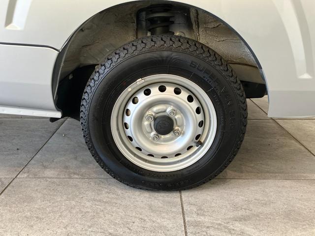 ハイゼットトラックジャンボＳＡ３ｔ　４ＷＤ　ＡＴ車　キーレス　パワーウインドウ衝突被害軽減ブレーキ　スマアシ３ｔ　リヤーコーナーセンサー　ＣＤステレオ　ＬＥＤヘッドライト　パワーウインドウ　荷台作業灯　マニュアルレベリング　キーレスエントリー　パートタイム４ＷＤ　ＡＴ車（滋賀県）の中古車