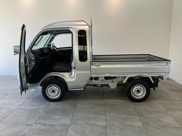 ハイゼットトラックジャンボＳＡ３ｔ　４ＷＤ　ＡＴ車　キーレス　パワーウインドウ衝突被害軽減ブレーキ　スマアシ３ｔ　リヤーコーナーセンサー　ＣＤステレオ　ＬＥＤヘッドライト　パワーウインドウ　荷台作業灯　マニュアルレベリング　キーレスエントリー　パートタイム４ＷＤ　ＡＴ車（滋賀県）の中古車