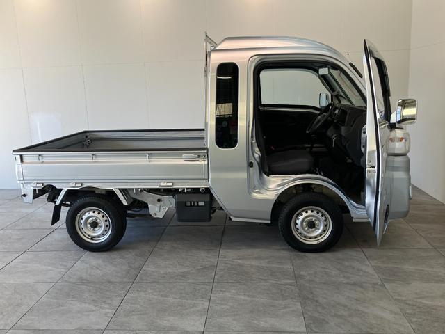 ハイゼットトラックジャンボＳＡ３ｔ　４ＷＤ　ＡＴ車　キーレス　パワーウインドウ衝突被害軽減ブレーキ　スマアシ３ｔ　リヤーコーナーセンサー　ＣＤステレオ　ＬＥＤヘッドライト　パワーウインドウ　荷台作業灯　マニュアルレベリング　キーレスエントリー　パートタイム４ＷＤ　ＡＴ車（滋賀県）の中古車