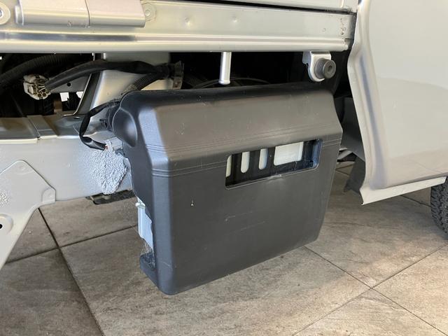 ハイゼットトラックジャンボＳＡ３ｔ　４ＷＤ　ＡＴ車　キーレス　パワーウインドウ衝突被害軽減ブレーキ　スマアシ３ｔ　リヤーコーナーセンサー　ＣＤステレオ　ＬＥＤヘッドライト　パワーウインドウ　荷台作業灯　マニュアルレベリング　キーレスエントリー　パートタイム４ＷＤ　ＡＴ車（滋賀県）の中古車