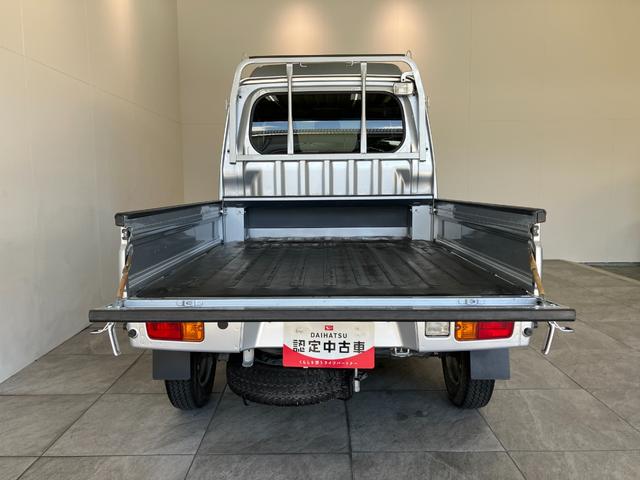 ハイゼットトラックジャンボＳＡ３ｔ　４ＷＤ　ＡＴ車　キーレス　パワーウインドウ衝突被害軽減ブレーキ　スマアシ３ｔ　リヤーコーナーセンサー　ＣＤステレオ　ＬＥＤヘッドライト　パワーウインドウ　荷台作業灯　マニュアルレベリング　キーレスエントリー　パートタイム４ＷＤ　ＡＴ車（滋賀県）の中古車