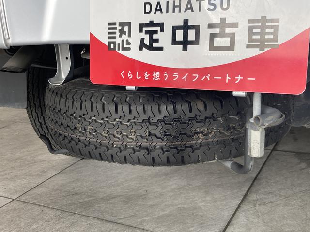 ハイゼットトラックスタンダードＳＡIIIｔ　４ＷＤ　５ＭＴ　車検整備付衝突被害軽減ブレーキ　４ＷＤ　５ＭＴ　ＡＭ／ＦＭラジオ　マニュアルエアコン　マニュアルレベリング　荷台ゴムマット　ゲートプロテクター　ガードフレームプロテクター　車検整備付（滋賀県）の中古車