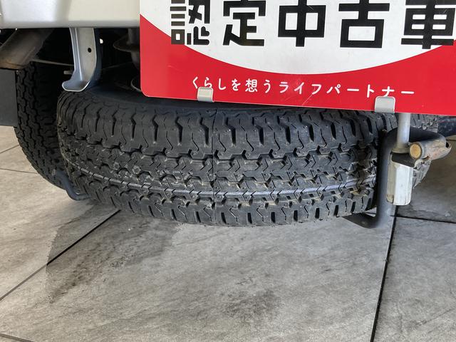 ハイゼットトラックスタンダードＳＡ３ｔ　４ＷＤ　５ＭＴ　走行１万７千キロ追突被害軽減ブレーキ　スマアシ３ｔ　ＬＥＤライト　４ＷＤ　５ＭＴ車　エアコン　パワステ　ＡＭ／ＦＭラジオ（滋賀県）の中古車