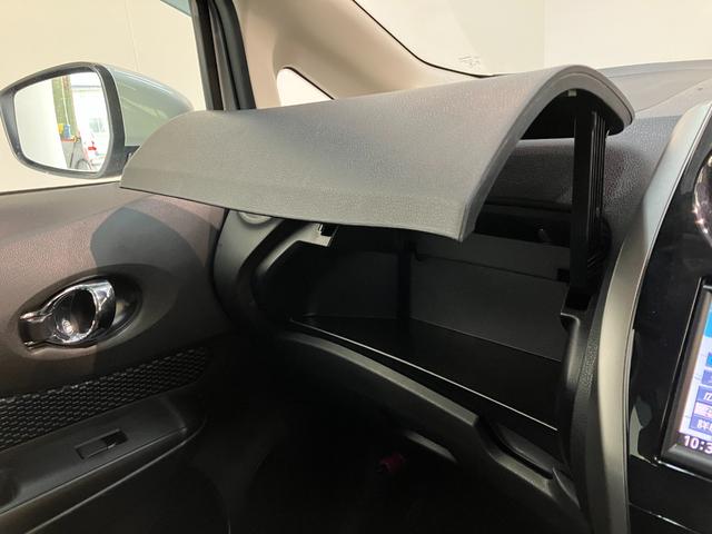 ノートＸ　フルセグナビ　バックカメラ　ドラレコ　車検整備付追突被害軽減ブレーキ　スマートキー　オートエアコン　フルセグナビ　Ｂｌｕｅｔｏｏｔｈ　ＵＳＢ　バックカメラ　ドラレコ　ＥＴＣ車載器（滋賀県）の中古車