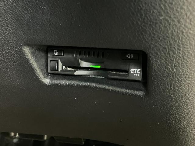 シエンタＧ　９型ナビ　バックカメラ　両側電動スライドドア追突被害軽減ブレーキ　ＴＳＳ　ＬＥＤ　スマートキー　両側電動スライドドア　前席シートヒーター　ハンドルヒーター　９インチフルセグナビ　ＤＶＤ　Ｂｌｕｅｔｏｏｔｈ　ドラレコ　バックカメラ（滋賀県）の中古車