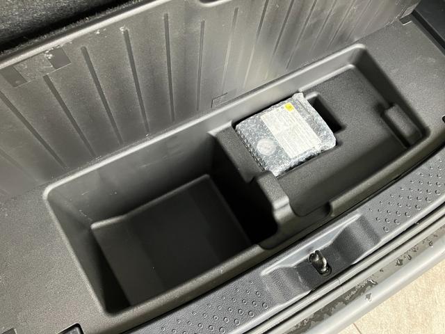 シエンタＧ　９型ナビ　バックカメラ　両側電動スライドドア追突被害軽減ブレーキ　ＴＳＳ　ＬＥＤ　スマートキー　両側電動スライドドア　前席シートヒーター　ハンドルヒーター　９インチフルセグナビ　ＤＶＤ　Ｂｌｕｅｔｏｏｔｈ　ドラレコ　バックカメラ（滋賀県）の中古車