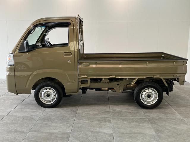 ハイゼットトラックスタンダード　４ＷＤ　ＡＴ車　走行２千キロ台テールゲートチェーン　荷台ゴムマット　ＡＭ／ＦＭステレオ（滋賀県）の中古車