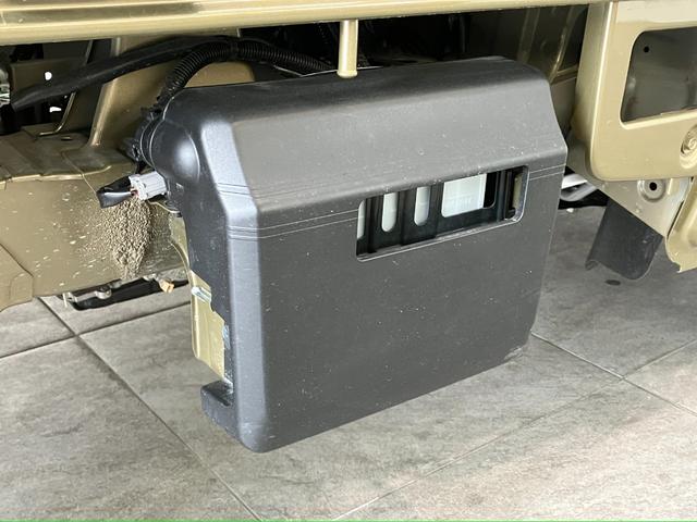 ハイゼットトラックスタンダード　４ＷＤ　ＡＴ車　走行２千キロ台テールゲートチェーン　荷台ゴムマット　ＡＭ／ＦＭステレオ（滋賀県）の中古車