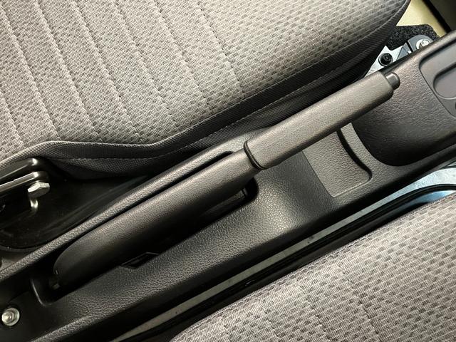 ハイゼットトラックスタンダード　４ＷＤ　ＡＴ車　走行２千キロ台テールゲートチェーン　荷台ゴムマット　ＡＭ／ＦＭステレオ（滋賀県）の中古車