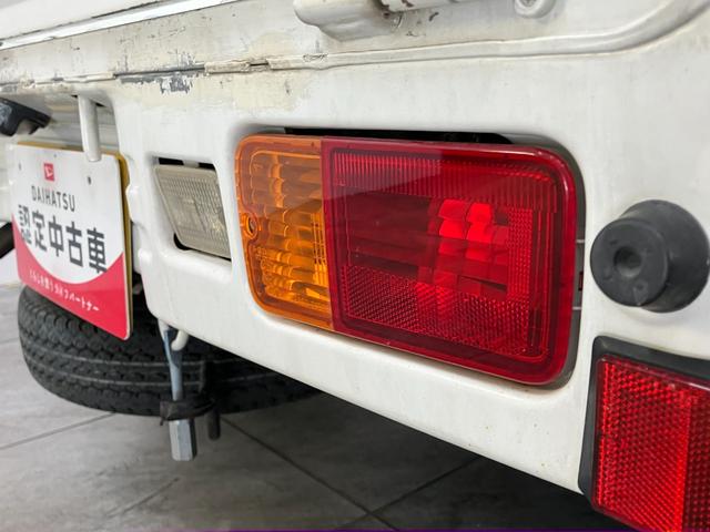 ハイゼットトラックエアコン・パワステ　スペシャル　４ＷＤ　５ＭＴ　走行４万Ｋ台４ＷＤ　５ＭＴ　ＡＭ／ＦＭラジオ　マニュアルエアコン　マニュアルレベリング　テールゲートチェーン　ゲートプロテクター（滋賀県）の中古車
