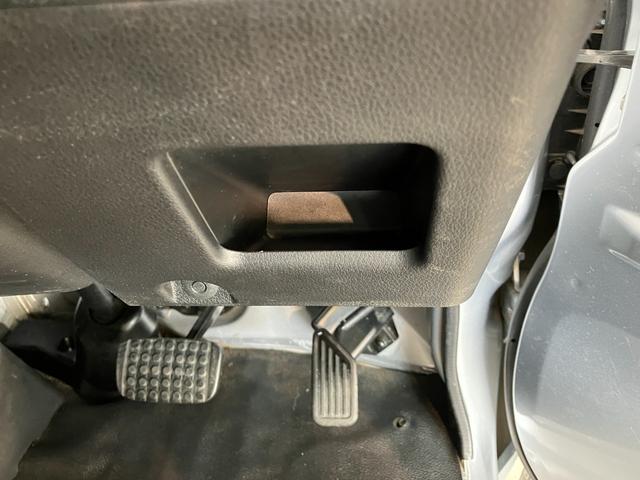 ハイゼットトラックエクストラＳＡ３ｔ　４ＷＤ　ＡＴ　リヤ４枚リーフスプリング４ＷＤ　ＡＴ　衝突被害軽減ブレーキ　リヤ４枚リーフスプリング　ストロング防錆　ＬＥＤヘッドライト　パワーウインドウ　キーレスエントリー　マニュアルエアコン　マニュアルレベリング　車検整備付（滋賀県）の中古車