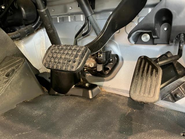 ハイゼットトラックエクストラＳＡ３ｔ　４ＷＤ　ＡＴ　リヤ４枚リーフスプリング４ＷＤ　ＡＴ　衝突被害軽減ブレーキ　リヤ４枚リーフスプリング　ストロング防錆　ＬＥＤヘッドライト　パワーウインドウ　キーレスエントリー　マニュアルエアコン　マニュアルレベリング　車検整備付（滋賀県）の中古車