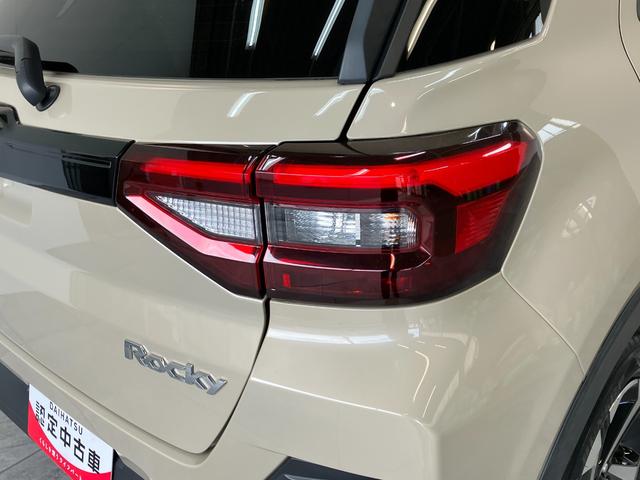 ロッキープレミアムＧ　ＨＥＶ　９型ディスプレイオーディオ　車検整備付追突被害軽減ブレーキ　スマアシ　コーナーセンサー　ＬＥＤ　スマートキー　レーダークルーズコントロール　前席シートヒーター　９インチディスプレイオーディオ　Ｂｌｕｅｔｏｏｔｈ　ＵＳＢ　パノラマカメラ（滋賀県）の中古車