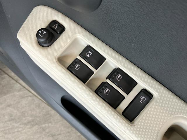 ミラココアココアプラスＸ　フルセグナビ　バックカメラ　ＥＴＣ車載器フルセグナビ　Ｂｌｕｅｔｏｏｔｈ　ＤＶＤ再生　バックカメラ　ＥＴＣ　ＬＥＤヘッドライト　オートエアコン　電動格納式ドアミラー　全席パワーウインドウ　スマートキー　エコアイドル　セキュリティアラーム（滋賀県）の中古車