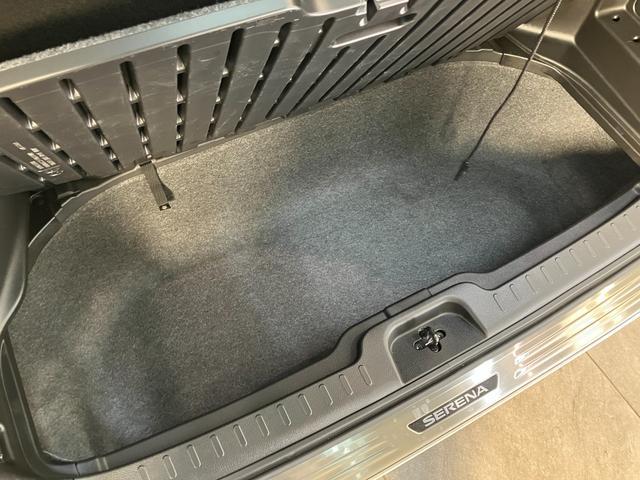 セレナハイウェイスターＶセレクション２　９型ナビ　プロパイロット追突被害軽減ブレーキ　コーナーセンサー　ＬＥＤ　スマートキー　両側電動スライドドア　レーダークルーズコントロール　プロパイロット　９型ナビ　フリップダウンモニター　パノラマカメラ　駐車支援システム（滋賀県）の中古車