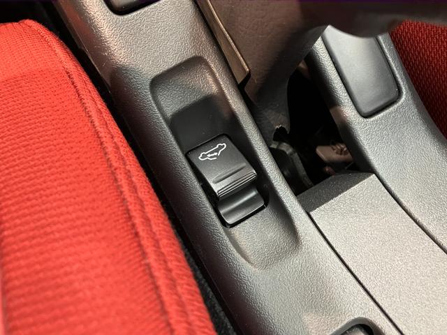 コペンセロ　５ＭＴ車　走行１万７千キロ弱　ドラレコ電動オープンルーフ　ＬＥＤライト　エクスプレイ仕様アルミ　スマートキー　シートヒーター　ポータブルナビ　ドラレコ（滋賀県）の中古車