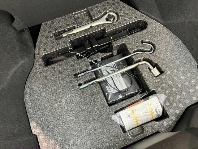 コペンセロ　５ＭＴ車　走行１万７千キロ弱　ドラレコ電動オープンルーフ　ＬＥＤライト　エクスプレイ仕様アルミ　スマートキー　シートヒーター　ポータブルナビ　ドラレコ（滋賀県）の中古車
