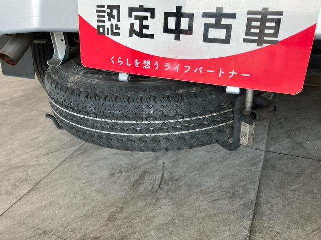ハイゼットトラックＥＸＴ　４ＷＤ　ＡＴ車　キーレス　走行２万４千キロ弱キーレス　荷台作業灯　パートタイム４ＷＤ　パワーウインドウ　ＣＤステレオ　リヤ４枚リーフスプリング（滋賀県）の中古車