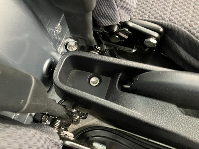 ハイゼットトラックＥＸＴ　４ＷＤ　ＡＴ車　キーレス　走行２万４千キロ弱キーレス　荷台作業灯　パートタイム４ＷＤ　パワーウインドウ　ＣＤステレオ　リヤ４枚リーフスプリング（滋賀県）の中古車