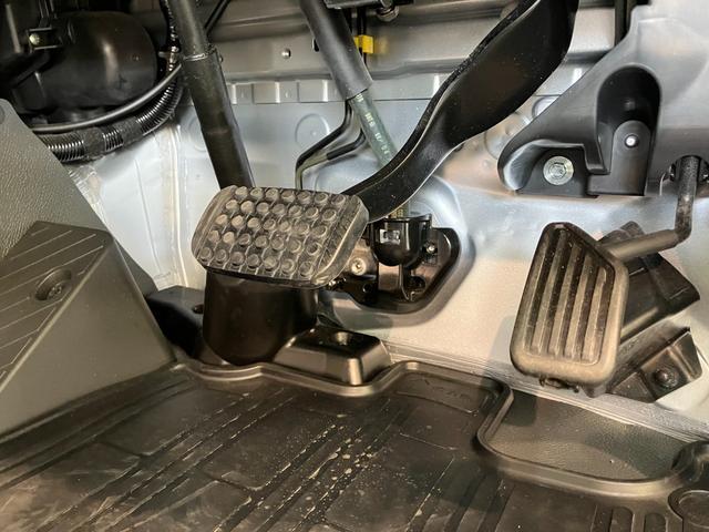 ハイゼットトラックＥＸＴ　４ＷＤ　ＡＴ車　キーレス　走行２万４千キロ弱キーレス　荷台作業灯　パートタイム４ＷＤ　パワーウインドウ　ＣＤステレオ　リヤ４枚リーフスプリング（滋賀県）の中古車