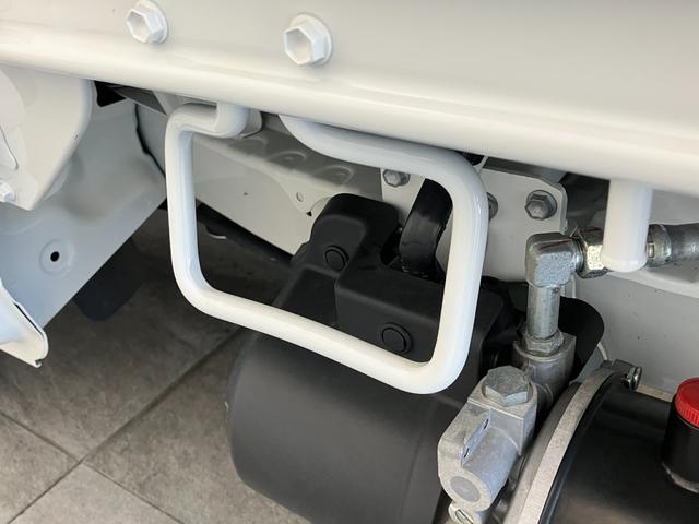 ハイゼットトラックローダンプ　４ＷＤ　ＡＴ車　走行３千キロ弱追突被害軽減ブレーキ　スマアシ３ｔ　キーレス　パワーウインドウ　荷台作業灯　ＣＤステレオ　電動ダンプ　リヤ４枚リーフスプリング（滋賀県）の中古車