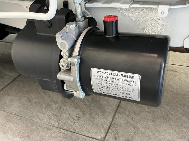 ハイゼットトラックローダンプ　４ＷＤ　ＡＴ車　走行３千キロ弱追突被害軽減ブレーキ　スマアシ３ｔ　キーレス　パワーウインドウ　荷台作業灯　ＣＤステレオ　電動ダンプ　リヤ４枚リーフスプリング（滋賀県）の中古車