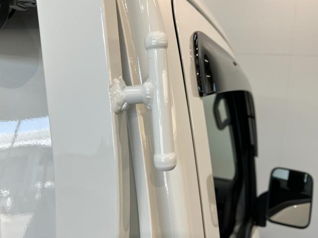 ハイゼットトラックローダンプ　４ＷＤ　ＡＴ車　走行３千キロ弱追突被害軽減ブレーキ　スマアシ３ｔ　キーレス　パワーウインドウ　荷台作業灯　ＣＤステレオ　電動ダンプ　リヤ４枚リーフスプリング（滋賀県）の中古車