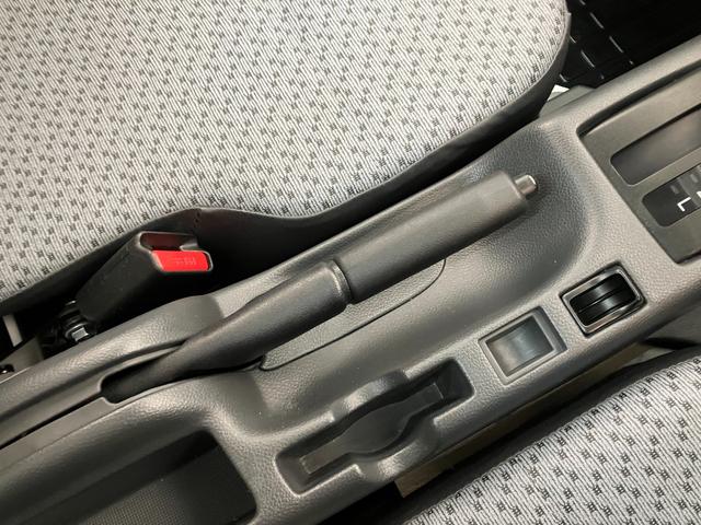 ミニキャブトラックＭ　走行５千キロ弱　２ＷＤ　ＡＴ車エアコン　パワステ　２ＷＤ　３ＡＴ車（滋賀県）の中古車