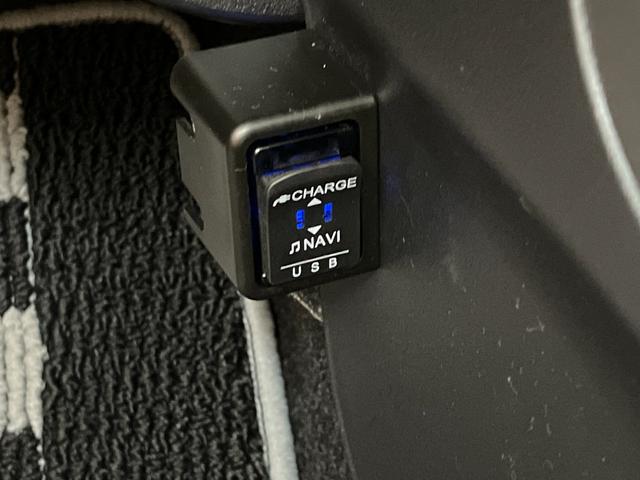 コペンセロ　フルセグナビ　バックカメラ　車検整備付電動オープンルーフ　エクスプレイ仕様アルミ　シートヒーター　フルセグナビ　ＤＶＤ　Ｂｌｕｅｔｏｏｔｈ　ＵＳＢ　バックカメラ　スマートキー（滋賀県）の中古車