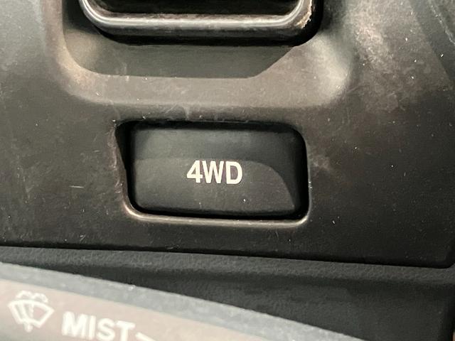 ハイゼットトラックエアコン・パワステスペシャルＶＳ　４ＷＤ　走行２万６千キロ荷台作業灯　パートタイム４ＷＤ　エアコン　パワステ　ＡＭ／ＦＭステレオ（滋賀県）の中古車