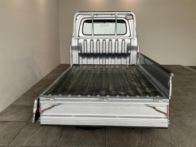 ハイゼットトラックエアコン・パワステスペシャルＶＳ　４ＷＤ　走行２万６千キロ荷台作業灯　パートタイム４ＷＤ　エアコン　パワステ　ＡＭ／ＦＭステレオ（滋賀県）の中古車