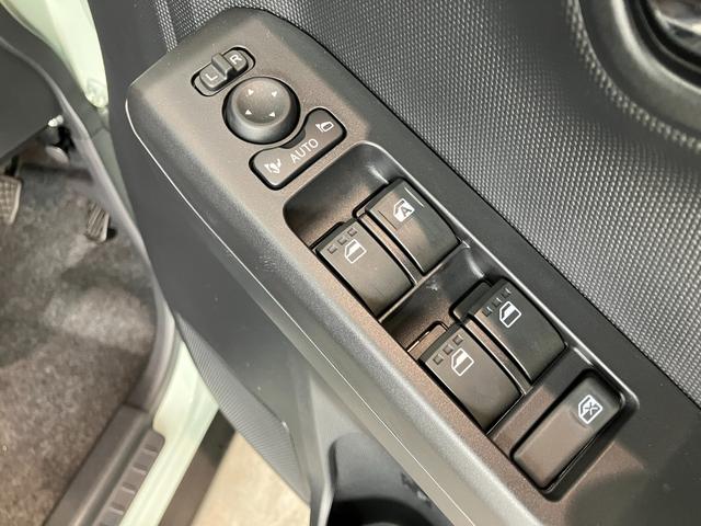 タフトＧ　ダーククロムベンチャー　届出済未使用車　シートヒーター衝突被害軽減ブレーキ　コーナーセンサー　バックカメラ（ナビ装着時用）　前席シートヒーター　電動パーキングブレーキ　ＬＥＤヘッドライト　オートライト　オートエアコン　スマートキー　エコアイドル（滋賀県）の中古車