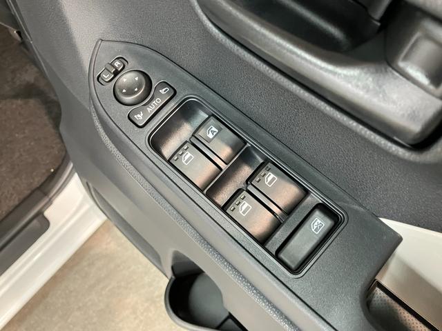 タントＸ　左側電動スライドドア　前席シートヒーター　届出済未使用車衝突被害軽減ブレーキ　コーナーセンサー　バックカメラ（ナビ装着時用）　左側電動スライドドア　前席シートヒーター　電動パーキングブレーキ　ＬＥＤ　オートライト　オートエアコン　スマートキー　エコアイドル（滋賀県）の中古車