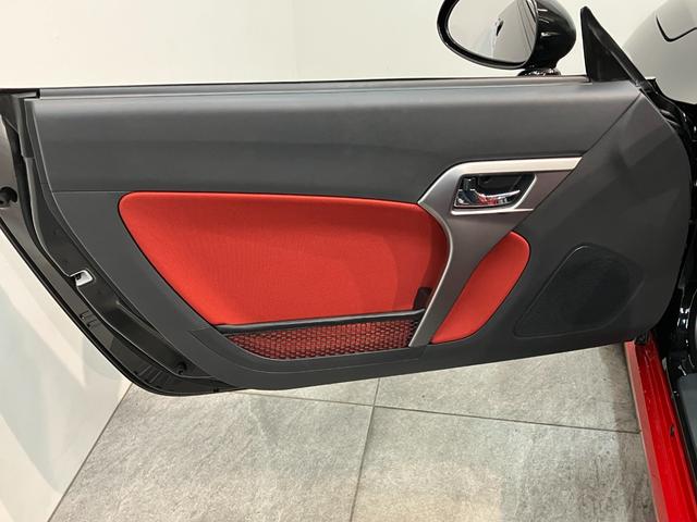 コペンローブＳ　フルセグナビ　バックカメラ　ドラレコ　車検整備付電動オープンルーフ　レカロシート　ＭＯＭＯステアリング　ビルシュタインショックアブソーバ　フルセグナビ　ＤＶＤ　Ｂｌｕｅｔｏｏｔｈ　ＵＳＢ　ナビ連動ドラレコ　バックカメラ（滋賀県）の中古車