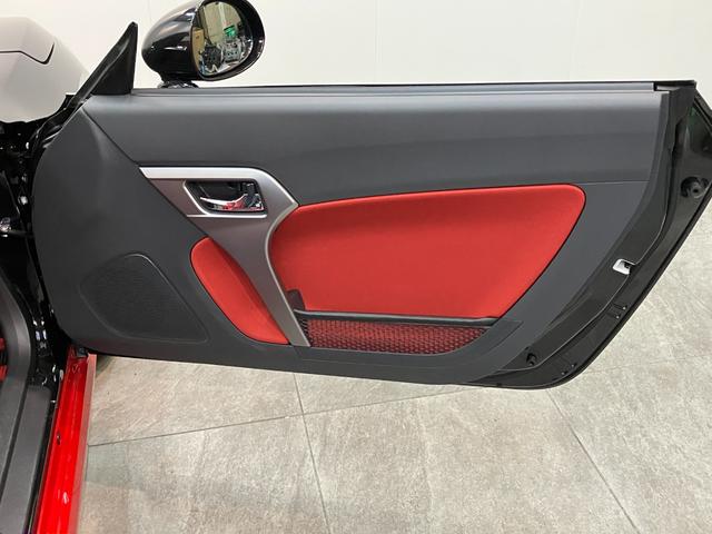 コペンローブＳ　フルセグナビ　バックカメラ　ドラレコ　車検整備付電動オープンルーフ　レカロシート　ＭＯＭＯステアリング　ビルシュタインショックアブソーバ　フルセグナビ　ＤＶＤ　Ｂｌｕｅｔｏｏｔｈ　ＵＳＢ　ナビ連動ドラレコ　バックカメラ（滋賀県）の中古車