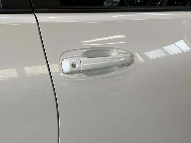 ランドクルーザープラドＴＸ　ディーゼル車　ナビ　パノラマカメラ　レーダークルコン追突被害軽減ブレーキ　ＴＳＳ　４ＷＤ　デフロック　ＭＯＮＳＴＡタイヤ　レーダークルーズコントロール　ナビ　Ｂｌｕｅｔｏｏｔｈ　ＵＳＢ　パノラマカメラ　ドラレコ　ＥＴＣ２．０　サンルーフ（滋賀県）の中古車