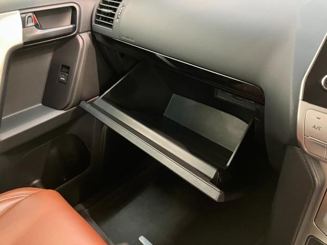 ランドクルーザープラドＴＸ　ディーゼル車　ナビ　パノラマカメラ　レーダークルコン追突被害軽減ブレーキ　ＴＳＳ　４ＷＤ　デフロック　ＭＯＮＳＴＡタイヤ　レーダークルーズコントロール　ナビ　Ｂｌｕｅｔｏｏｔｈ　ＵＳＢ　パノラマカメラ　ドラレコ　ＥＴＣ２．０　サンルーフ（滋賀県）の中古車