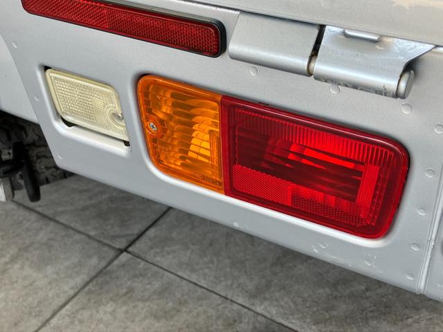 ハイゼットトラックジャンボ　４ＷＤ　ＡＴ車　走行２万６千キロ　車検整備付パートタイム４ＷＤ　荷台作業灯　キーレス　パワーウインドウ　ＡＴ車　エアコン　パワステ　リヤ４枚リーフスプリング　ＣＤステレオ（滋賀県）の中古車