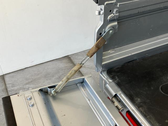 ハイゼットトラックジャンボ　４ＷＤ　ＡＴ車　走行２万６千キロ　車検整備付パートタイム４ＷＤ　荷台作業灯　キーレス　パワーウインドウ　ＡＴ車　エアコン　パワステ　リヤ４枚リーフスプリング　ＣＤステレオ（滋賀県）の中古車