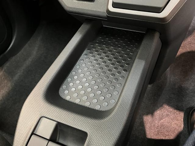 タフトＧダーククロムベンチャー　届出済未使用車　前席シートヒーター追突被害軽減ブレーキ　スマアシ　コーナーセンサー　ＬＥＤ　スマートキー　オートエアコン　前席シートヒーター　スカイフィールトップ　ナビ取付時用バックカメラ（滋賀県）の中古車