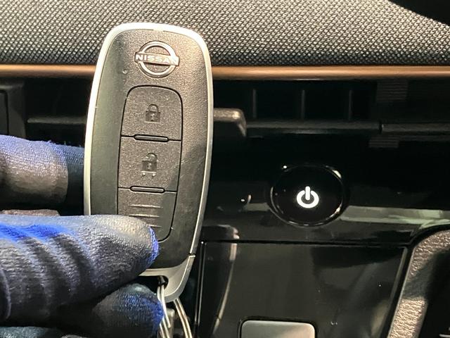 サクラＸ　フルセグナビ　パノラマカメラ　走行６千キロ台追突被害軽減ブレーキ　コーナーセンサー　ＬＥＤ　スマートキー　フルセグナビ　ＤＶＤ　Ｂｌｕｅｔｏｏｔｈ　ドラレコ（滋賀県）の中古車