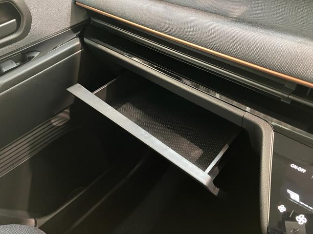 サクラＸ　フルセグナビ　パノラマカメラ　走行６千キロ台追突被害軽減ブレーキ　コーナーセンサー　ＬＥＤ　スマートキー　フルセグナビ　ＤＶＤ　Ｂｌｕｅｔｏｏｔｈ　ドラレコ（滋賀県）の中古車