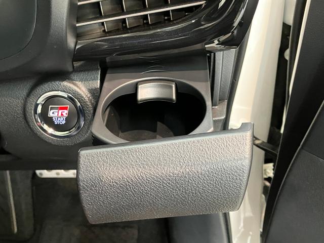 ハイラックスＺ　ＧＲスポーツ　走行２千キロ　ナビ　パノラマカメラ追突被害軽減ブレーキ　ＴＳＳ　コーナーセンサー　４ＷＤ　デフロック　スマートキー　ＬＥＤ　　クルーズコントロール　ナビ　Ｂｌｕｅｔｏｏｔｈ　ＵＳＢ　パノラマカメラ（滋賀県）の中古車