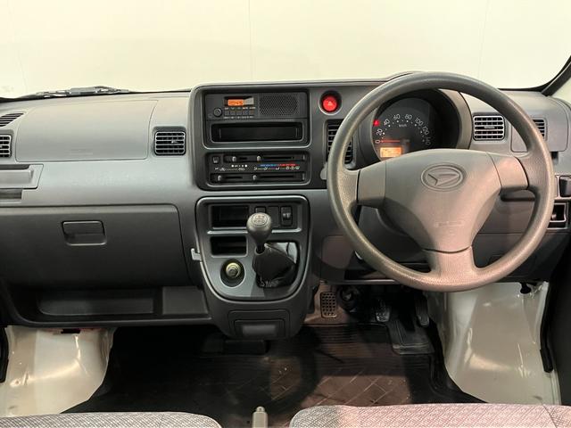 ハイゼットカーゴスペシャル　４ＷＤ　５ＭＴ　走行１万８千キロ　車検整備付パートタイム４ＷＤ　５ＭＴ車　ＡＭ／ＦＭステレオ（滋賀県）の中古車